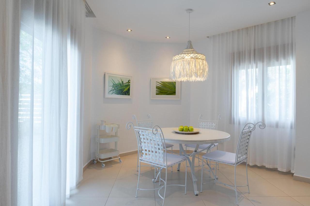 Love White Villa イアリソス エクステリア 写真